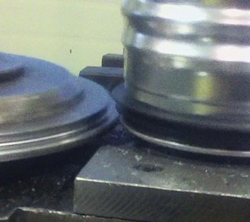 Gebogener Entlüftungsrohr-Lufteinlass-Maschinengummiring, der Maschine bildet